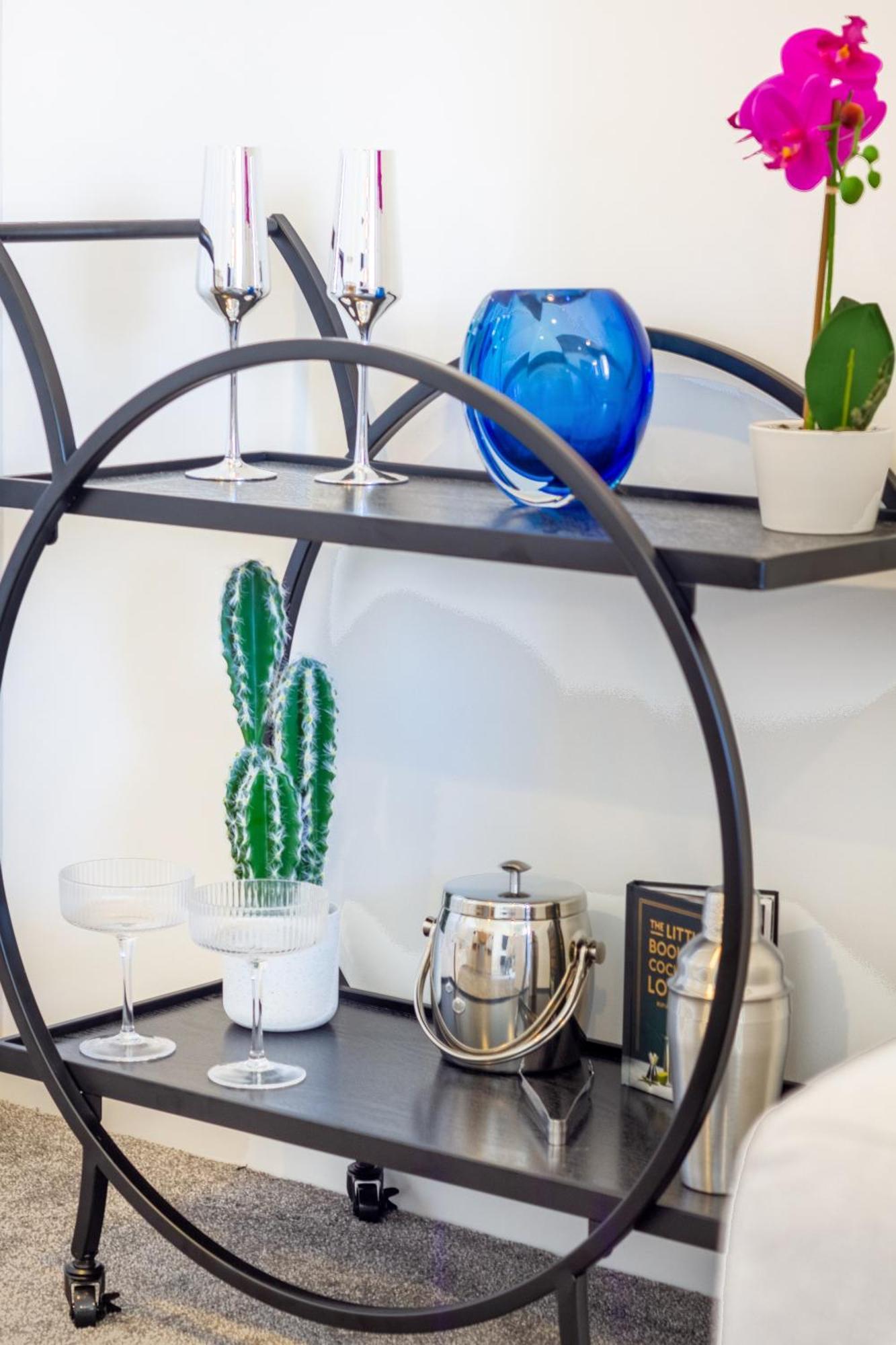 Central City Charm: Pet-Friendly Studio Christchurch Exteriör bild