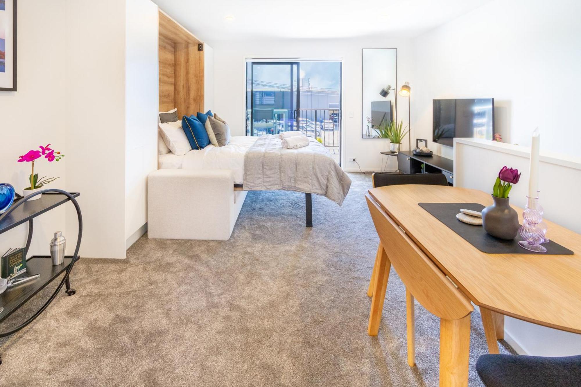 Central City Charm: Pet-Friendly Studio Christchurch Exteriör bild